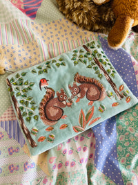 Pochette brodée 🧵🐿️🪾
