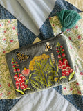 Pochette brodée 🧵🌷🐝